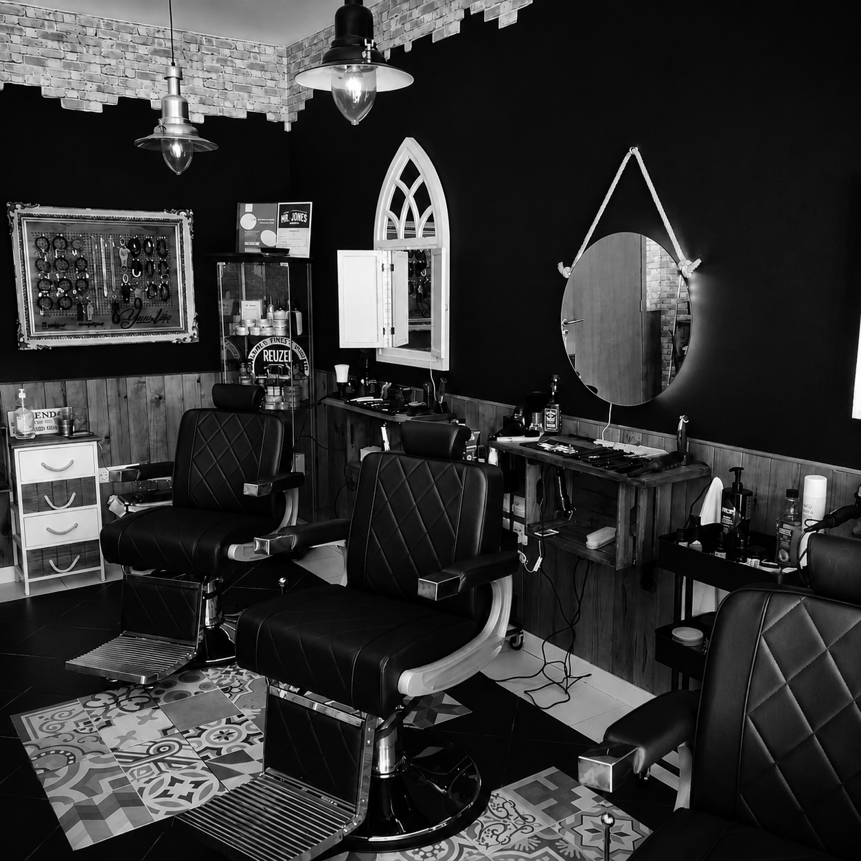 Interior da Mr. Jones Barbearia